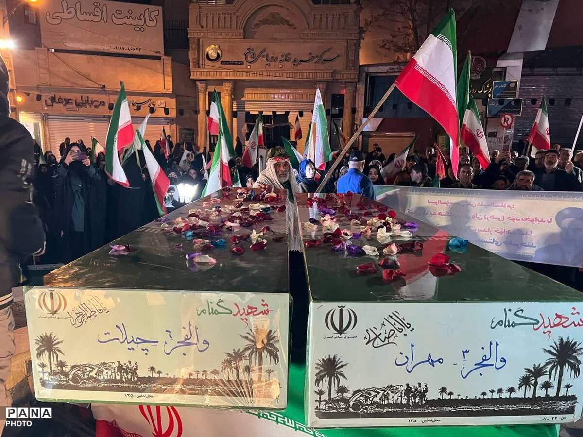 مردم فیروزکوه اجتماع امشب را در کنار دو مهمانانشان گذراندند
