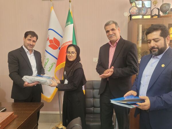 دیدار معاون پرورشی و فرهنگی اداره‌کل آموزش و پرورش استان اصفهان با اعضای مجلس دانش آموزی اصفهان