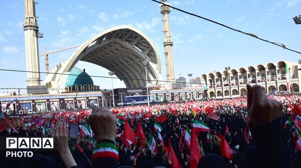همگام با ملت ایران؛ حضور کانون پرورش فکری لرستان در آیین وداع و تشییع رهبر شهید