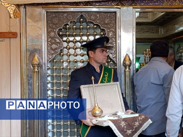 مراسم غبارروبی ضریح مطهر حضرت سلطانعلی(ع) همزمان با میلاد پیامبر(ص) و امام صادق(ع) در مشهد اردهال
