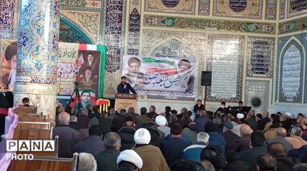تجدید بیعت مردم بن با سومین رهبر انقلاب اسلامی در آیین گرامیداشت شهدای وطن