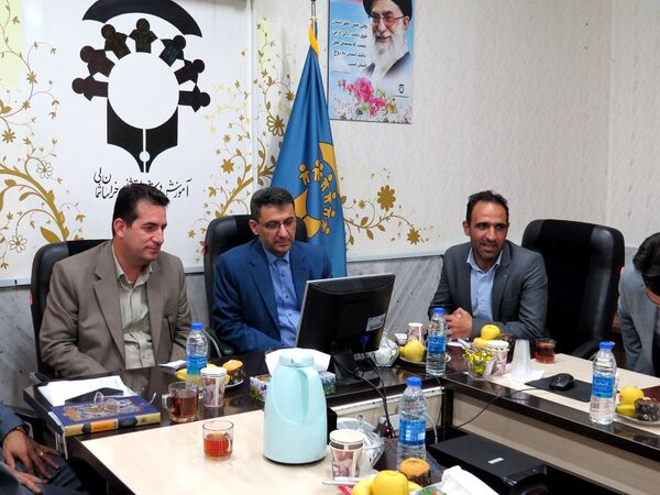 نشست معاون پیشگیری و تشخیص توانبخشی سازمان آموزش پرورش استثنایی کشور با مدیران مرکز  استان