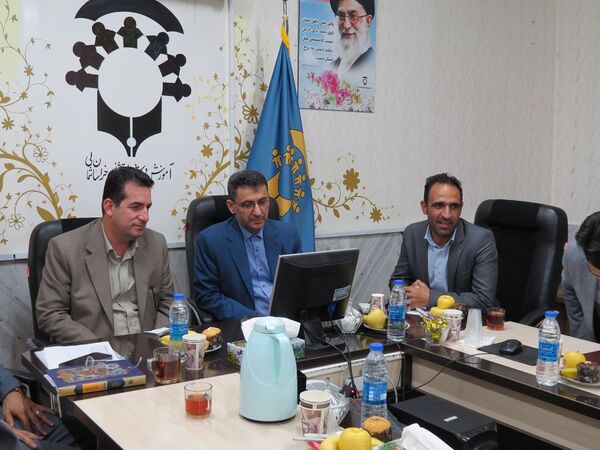 نشست معاون پیشگیری و تشخیص توانبخشی سازمان آموزش پرورش استثنایی کشور با مدیران مرکز  استان
