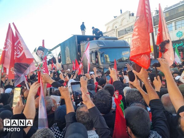 میراث خونین؛ مشهد در تپش قلب عشق به رهبر شهید
