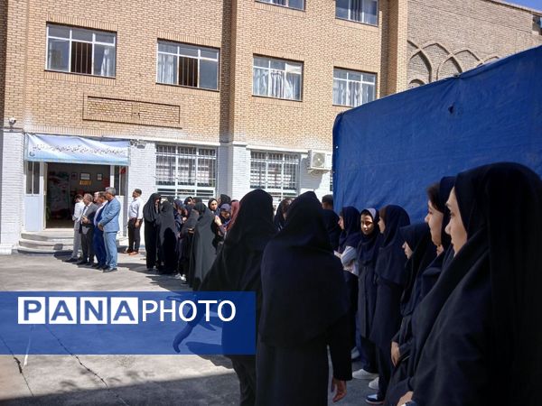  آیین تجدید میثاق دانش‌آموزان هنرستان امام حسن مجتبی (ع) با شهدای غواص دریادل