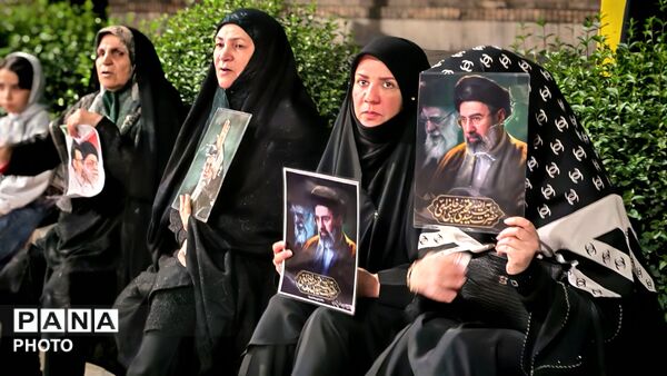 چهل و سه شب در فراغ رهبر