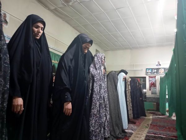 برگزاری نماز صد رکعتی در روستای گزکوه