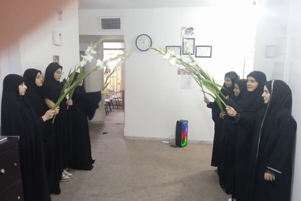 استقبال از شهید گمنام به میزبانی دبیرستان در ادب 