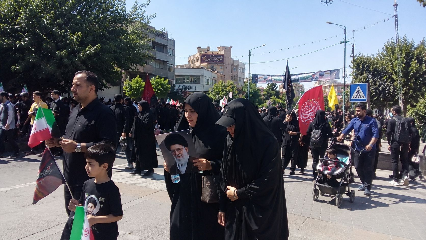 مشهد میزبان آیین باشکوه تشییع شهید آیت الله العظمی سید علی خامنه ای و خانواده 