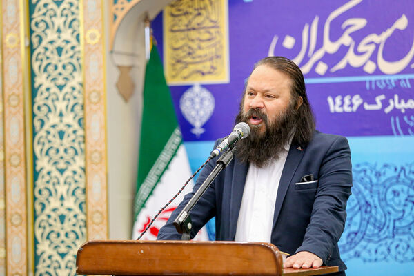 نشست صمیمی و ضیافت افطاری اصحاب رسانه و هنر در مسجد مقدس جمکران