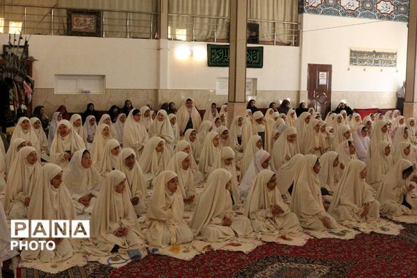 آغاز مسیر بندگی؛ جشن تکلیف دانش‌آموزان دختر فیروزکوهی