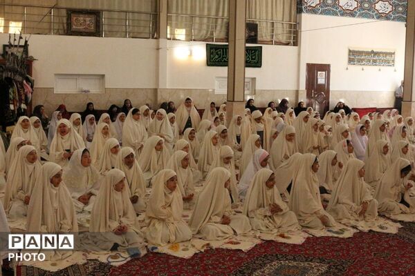 آغاز مسیر بندگی؛ جشن تکلیف دانش‌آموزان دختر فیروزکوهی