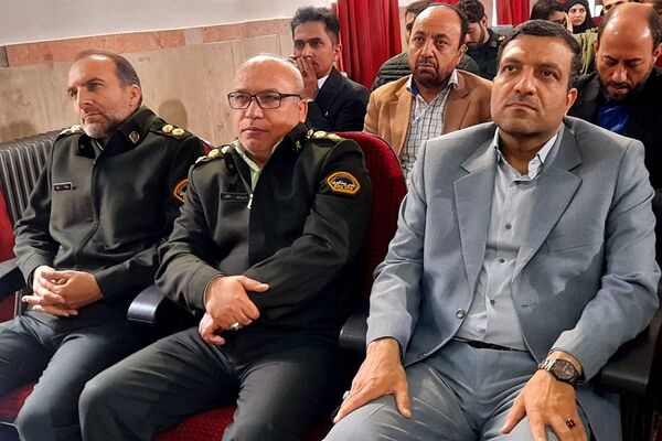 بازدید دانش‌آموزان دختر ناحیه 2 بهارستان از سرزمین نور
