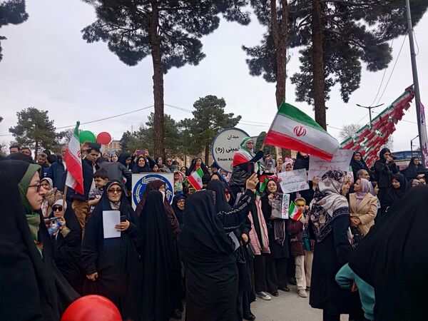 حضور پرشور مردم نیشابور در راهپیمایی ۲۲ بهمن