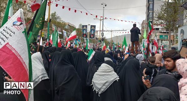 زنان غیوردوشادوش مردان، زنان لر خرم‌ آباد آماده دفاع از میهن 