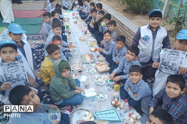 به وقت سلامتی؛ پیوند روز جهانی غذا و تخم‌مرغ در دبستان علامه طباطبایی (ره)