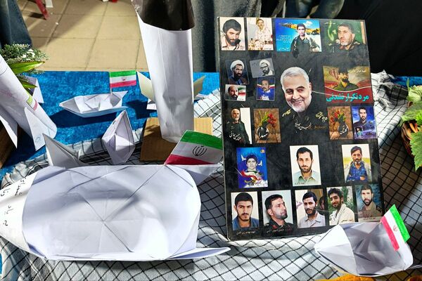 یادبود شهدای دانش‌آموز در کرمانشاه