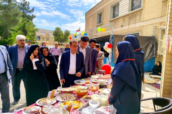 آیین زنگ سپاس معلم در شیراز