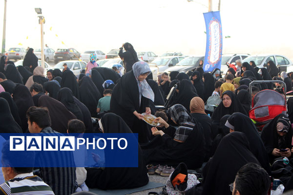 زمزمه عاشقانه دعای عرفه در یادمان 14 شهید گمنام کوه خضر نبی(ع)