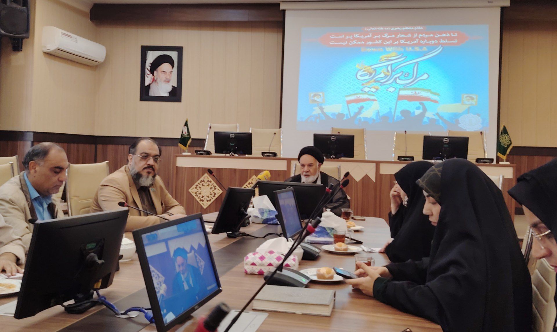 اجتماع بزرگ مردمی در 13 آبان در مشهد برگزار خواهد شد