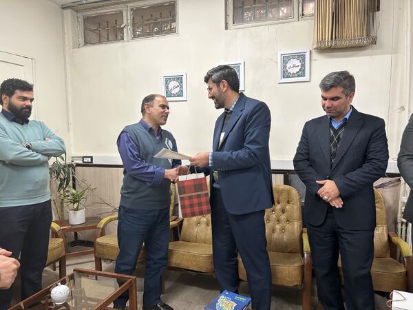  تقدیر از راهبران قطبی سازمان دانش اموزی شهرستانهای تهران