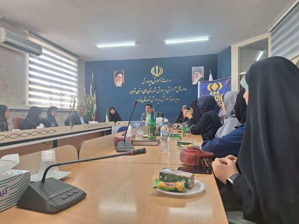 آیین تجلیل از دانش‌آموز خبرنگاران پانا در آموزش و پرورش شهرستان قدس