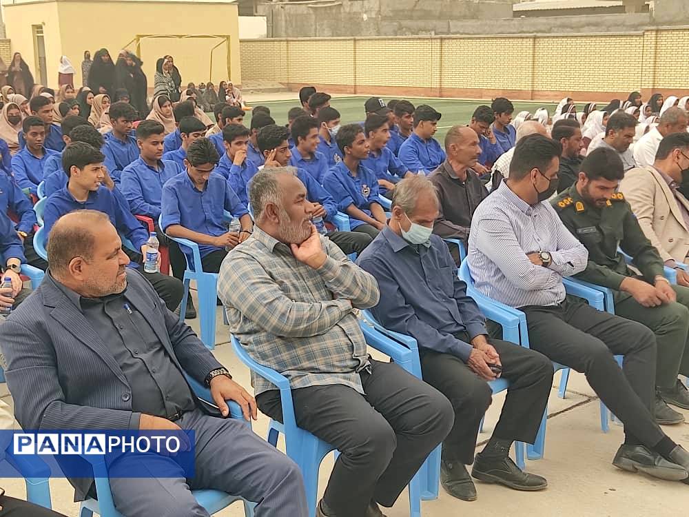 دانش آموزان امروز پرچم داران استقلال و عزت فردا 