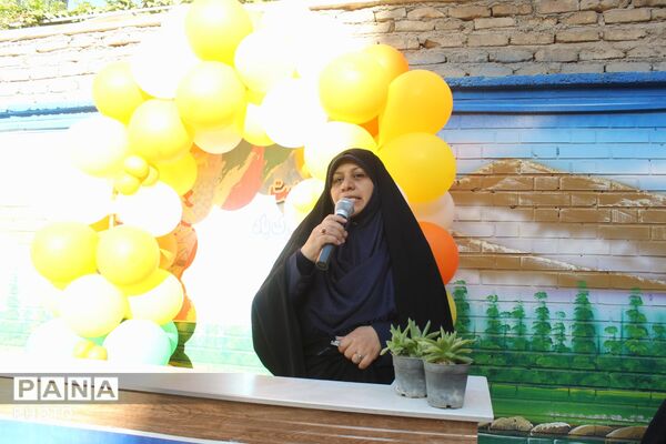 به صدا در آمدن زنگ مدرسه در دبیرستان ساره ورامین 