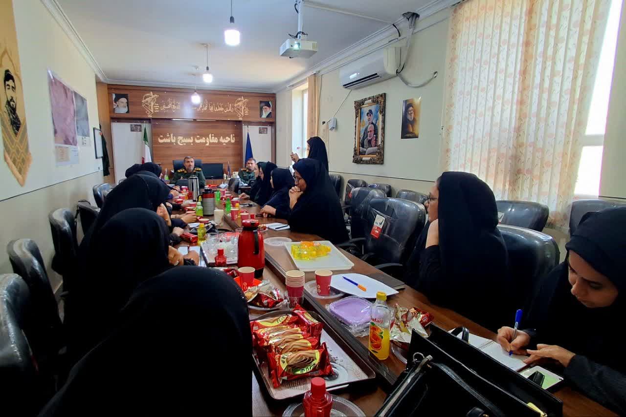 نشست بانوان تأثیرگذار طایفه گرهرگان با محوریت نقش زنان در توسعه اجتماعی و فرهنگی