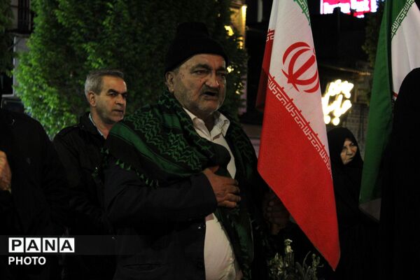 شبی که دل‌ها در حسینیه امام خمینی به هم پیوست