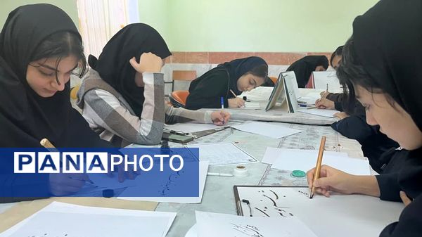 مسابقات فرهنگی‌ هنری با استقبال هنرمندان و دانش‌آموزان برگزار شد