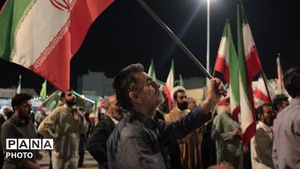 همایش تجدید بیعت معلمان قم با رهبر انقلاب