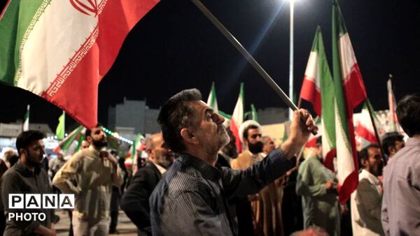 همایش تجدید بیعت معلمان قم با رهبر انقلاب