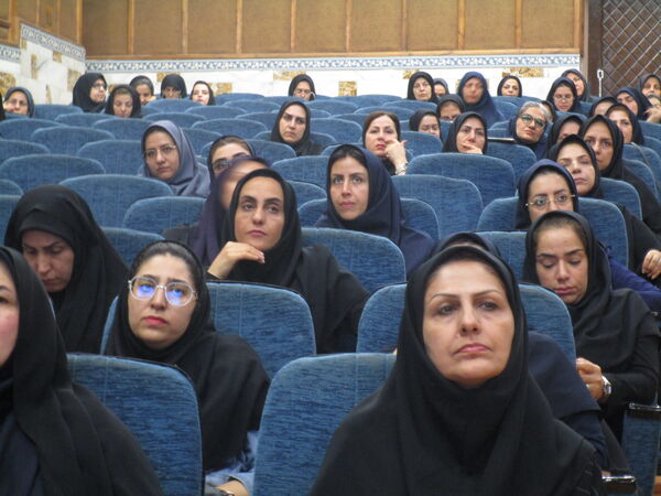برگزاری جلسه آموزشی مشاوران استان البرز با محور تبیین برنامه‌های حوزه مشاوره در کانون شهید فهمیده کرج
