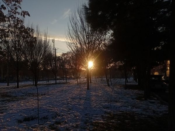 روزهای برفی تبریز از پشت پنجره