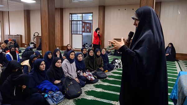 کارگاه راز جذابیت دختران در دبیرستان نورالهدی تبادکان