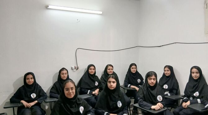 جشن جوانه ها در مدرسه فردوسی؛ آغازی پرشور برای دانش‌آموزان پایه هفتم
