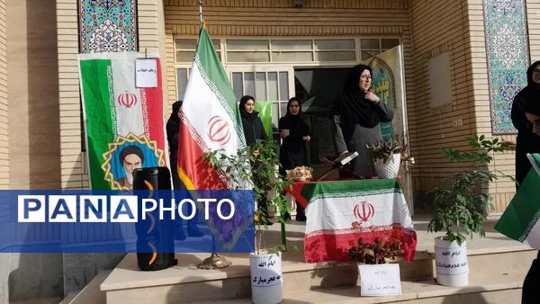 برنامه دهه فجر در مدرسه امیدانقلاب شهرستان سملقان