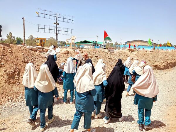 بازدید دانش آموزان دبستان سمیه از کنگره ملی شهید مدرس