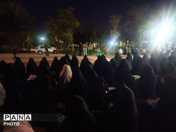نمازی به شوق صرفه جویی برق