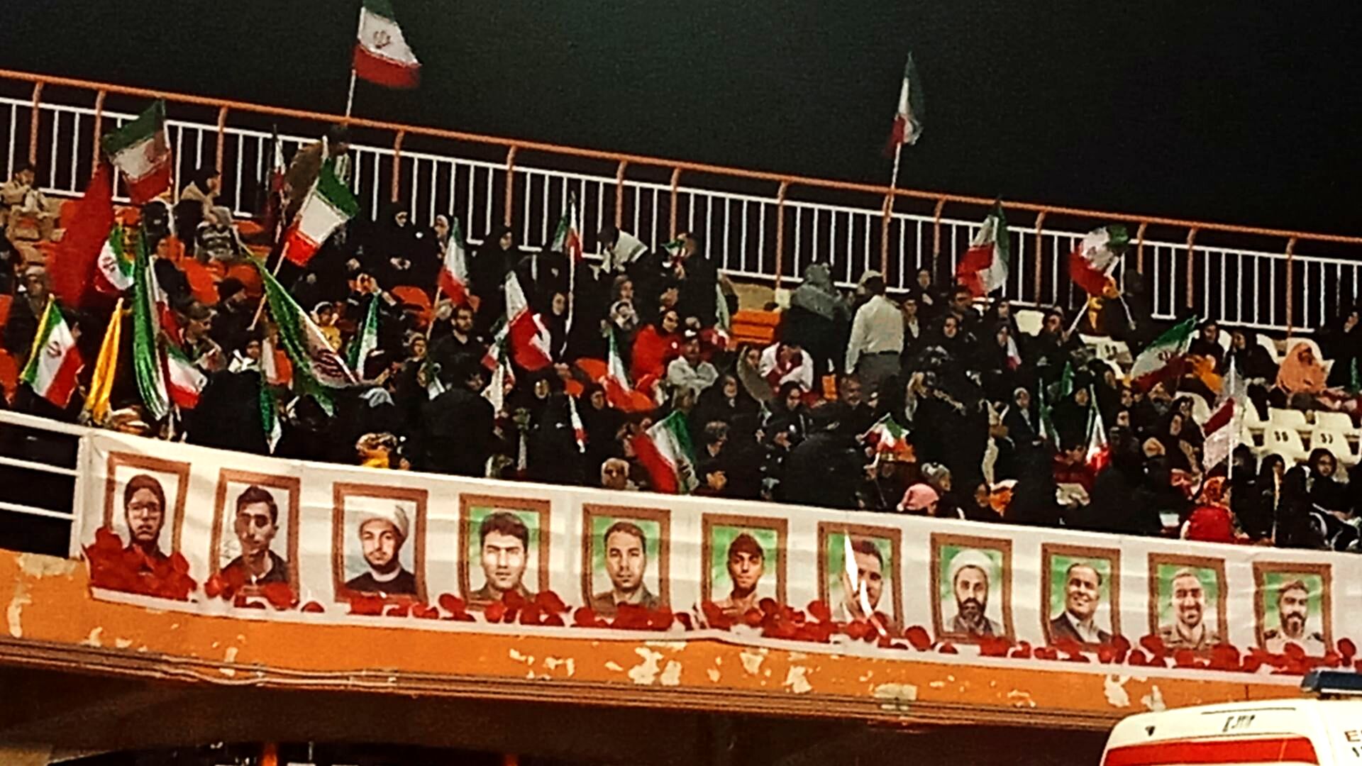 نوای همبستگی در ورزشگاه شهید باهنر کرمان