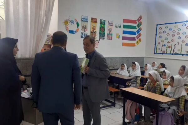 مراسم یادواره شهدا و گرامیداشت هفته دفاع مقدس در مدارس ناحیه 2 شهرری 