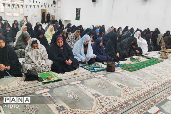 مصلای رودبار جنوب، با طنینِ تکبیر و حضورِ پرشورِ مؤمنان، غرق در نور شد