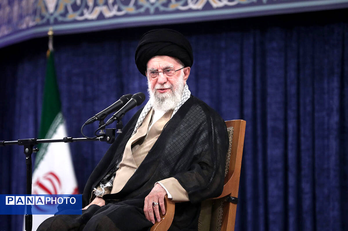 رهبر انقلاب خطاب به رئیس‌جمهور آمریکا: اصلاً شما چه کاره هستی؟