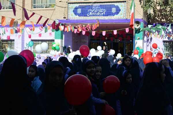 جشن میلاد حضرت زینب(س) با حضور مادران پرستار در دبستان علویان بهارستان‌دو