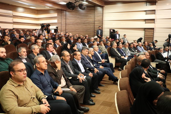  جلسه شورای توسعه و برنامه‌ریزی استان کردستان با حضور وزیر راه و شهرسازی 