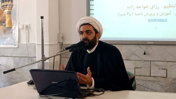 جلسه هدایت تحصیلی ویژه اولیای دانش آموزان پایه نهم دبیرستان میثاق 