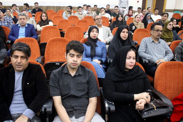 تجلیل از برگزیدگان دبیرستان شهید بهشتی شهرستان بوشهر (1)