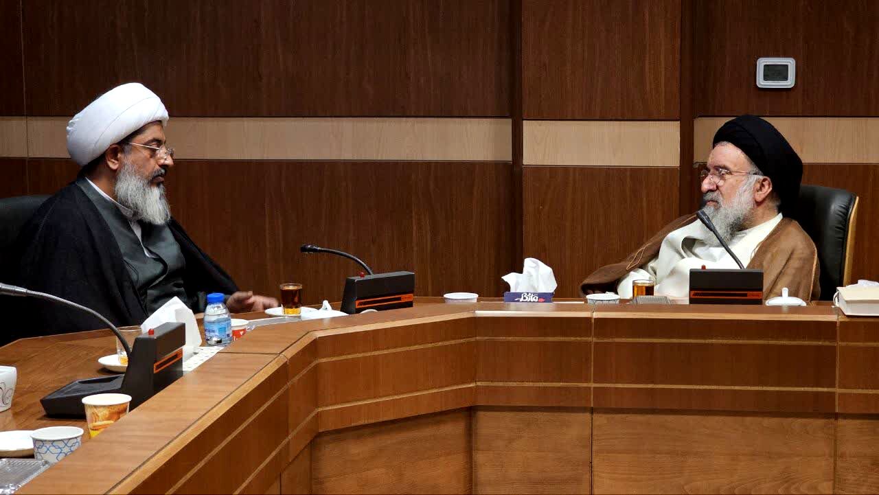 دیدار تمامی مسئولان ساوجبلاغ با امام جمعه 