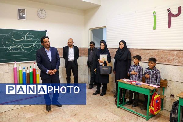 بازدید مدیرکل آموزش‌وپرورش کرمان از مجتمع آموزشی «اندیشه هوشمند ارگ»